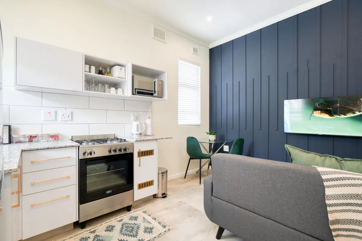 12 Leighorne Place